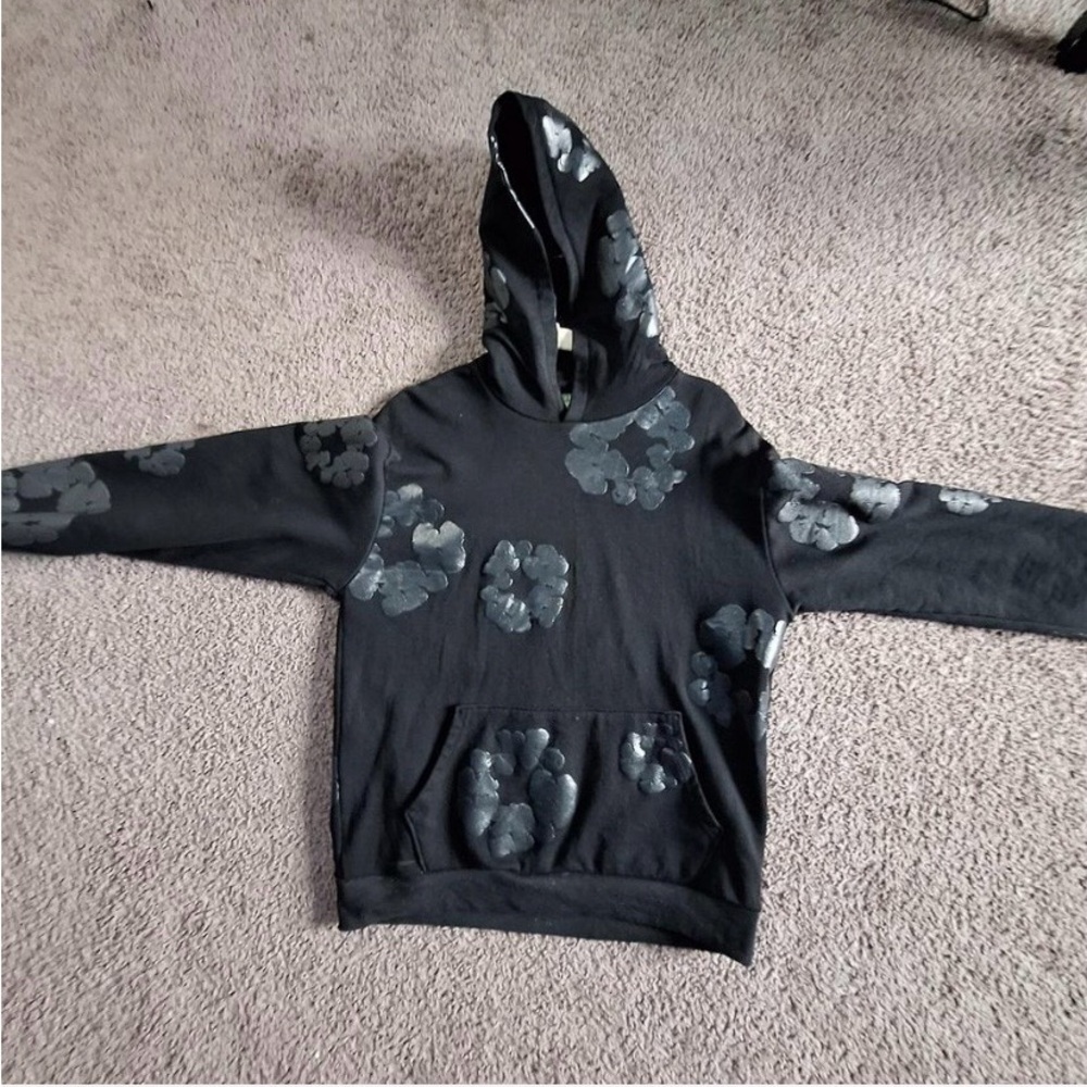 Stylish Black Hooded Cardigan with Floral Accents